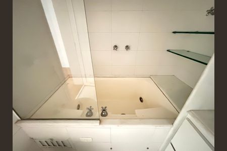 Apartamento à venda com 173m², 3 quartos e sem vaga Apartamento à venda com 173m², 3 quartos e sem vagaSuíte - banheiro - banheira