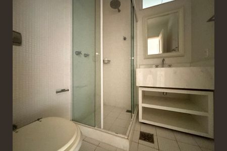 Apartamento à venda com 173m², 3 quartos e sem vaga Apartamento à venda com 173m², 3 quartos e sem vagaBanheiro social