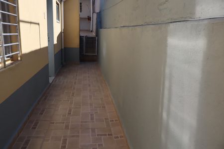 Casa para alugar com 45m², 2 quartos e 1 vagaCorredor de entrada da casa