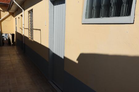 Casa para alugar com 45m², 2 quartos e 1 vagaCorredor de entrada da casa