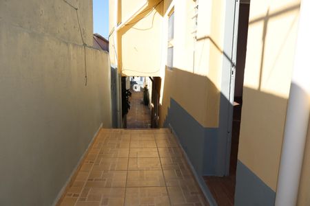 Casa para alugar com 45m², 2 quartos e 1 vagaCorredor de entrada da casa