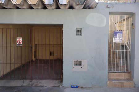 Casa para alugar com 45m², 2 quartos e 1 vagaFachada e portão