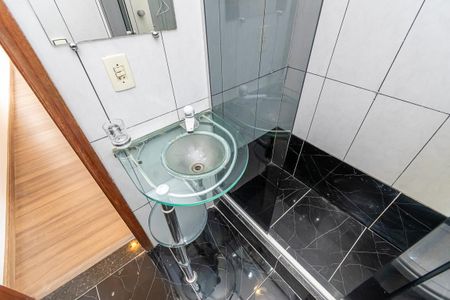 Apartamento para alugar com 57m², 2 quartos e 1 vaga Apartamento para alugar com 57m², 2 quartos e 1 vagaBanheiro