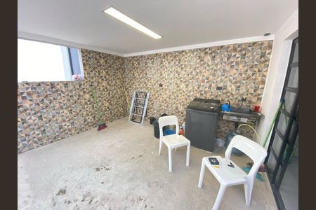 Casa à venda com 132m², 1 quarto e 2 vagas