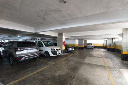 Studio para alugar com 37m², 0 quarto e 1 vaga Studio para alugar com 37m², 0 quarto e 1 vagaGaragem