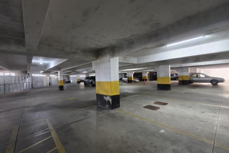 Studio para alugar com 37m², 0 quarto e 1 vaga Studio para alugar com 37m², 0 quarto e 1 vagaGaragem