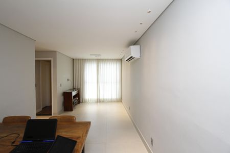 Sala de apartamento à venda com 2 quartos, 133m² em Nova Suíça, Belo Horizonte