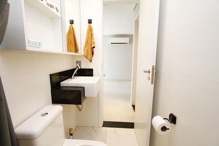 Apartamento à venda com 133m², 2 quartos e 2 vagasBanheiro Social
