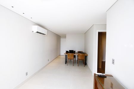 Sala de apartamento à venda com 2 quartos, 133m² em Nova Suíça, Belo Horizonte