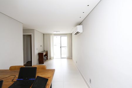 Apartamento à venda com 133m², 2 quartos e 2 vagasSala