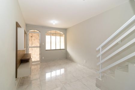 Sala de casa de condomínio para alugar com 2 quartos, 140m² em Bangu, Rio de Janeiro