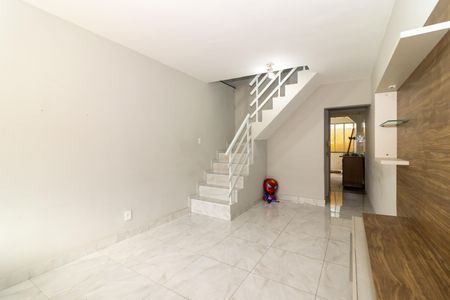 Casa de condomínio para alugar com 140m², 2 quartos e 1 vaga Casa de condomínio para alugar com 140m², 2 quartos e 1 vagaSala