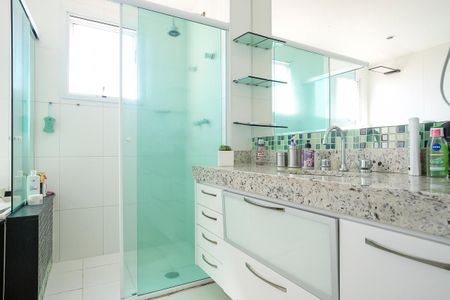 Apartamento à venda com 178m², 3 quartos e 3 vagasBanheiro da suíte 1