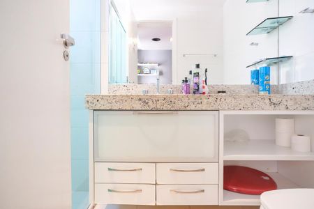 Apartamento à venda com 178m², 3 quartos e 3 vagasBanheiro da suíte 2
