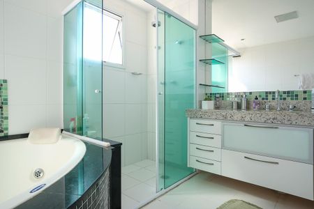Apartamento à venda com 178m², 3 quartos e 3 vagasBanheiro da suíte 1