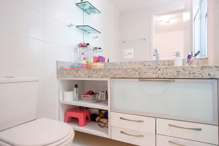Apartamento à venda com 178m², 3 quartos e 3 vagasBanheiro da suíte 3
