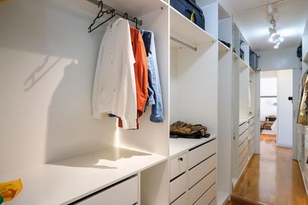 Apartamento à venda com 178m², 3 quartos e 3 vagasCloset da suíte 1