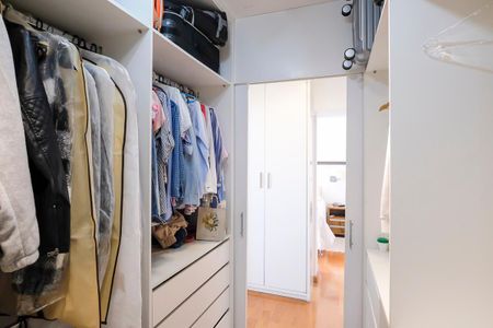 Apartamento à venda com 178m², 3 quartos e 3 vagasCloset da suíte 1