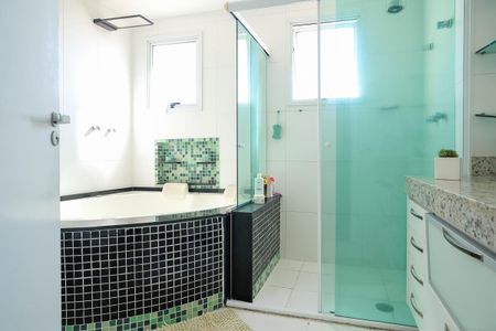 Apartamento à venda com 178m², 3 quartos e 3 vagasBanheiro da suíte 1