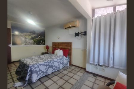 Casa de condomínio à venda com 140m², 4 quartos e 2 vagas Casa de condomínio à venda com 140m², 4 quartos e 2 vagasQuarto 1