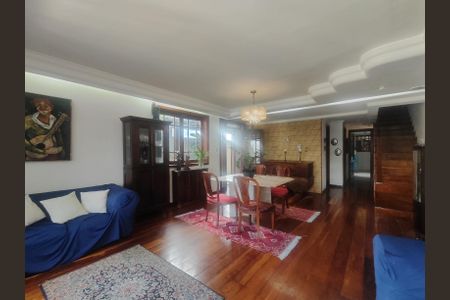 Sala de casa de condomínio para alugar com 4 quartos, 140m² em Recreio dos Bandeirantes, Rio de Janeiro