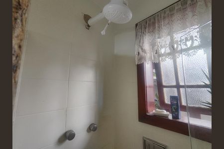 Casa de condomínio à venda com 140m², 4 quartos e 2 vagas Casa de condomínio à venda com 140m², 4 quartos e 2 vagasBanheiro social