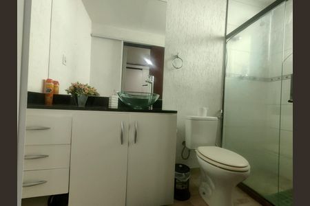 Casa de condomínio à venda com 140m², 4 quartos e 2 vagas Casa de condomínio à venda com 140m², 4 quartos e 2 vagasSuíte 2