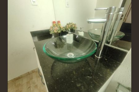 Casa de condomínio à venda com 140m², 4 quartos e 2 vagas Casa de condomínio à venda com 140m², 4 quartos e 2 vagasBanheiro da Suíte 2
