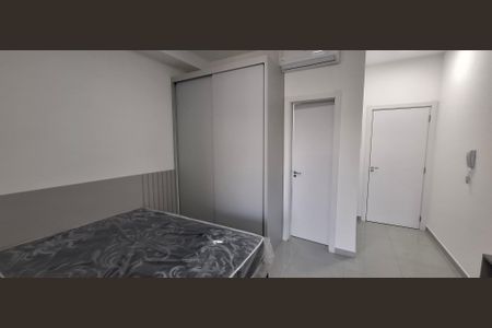 Studio para alugar com 32m², 1 quarto e 1 vaga Studio para alugar com 32m², 1 quarto e 1 vagaSala/Quarto