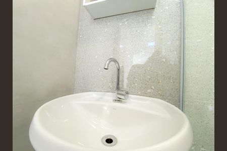 Apartamento para alugar com 34m², 2 quartos e sem vagaBanheiro