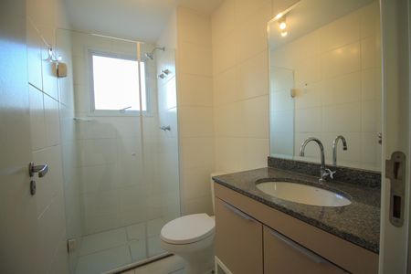 Apartamento para alugar com 55m², 3 quartos e 1 vaga Apartamento para alugar com 55m², 3 quartos e 1 vagaBanheiro da Suíte