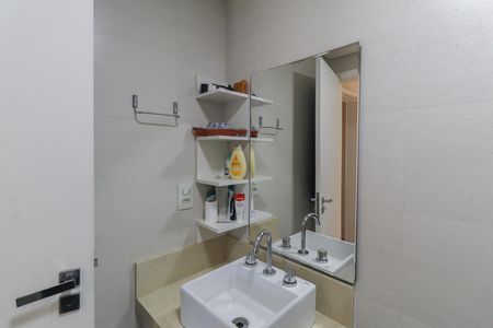 Apartamento à venda com 108m², 3 quartos e 2 vagas Apartamento à venda com 108m², 3 quartos e 2 vagasBanheiro da Suíte 2