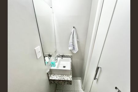 Apartamento à venda com 63m², 2 quartos e 1 vaga Apartamento à venda com 63m², 2 quartos e 1 vagaLavabo