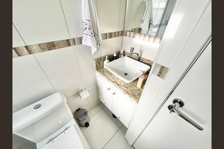 Apartamento à venda com 63m², 2 quartos e 1 vaga Apartamento à venda com 63m², 2 quartos e 1 vagaBanheiro