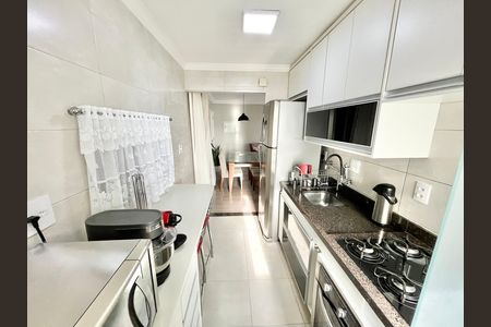 Apartamento à venda com 63m², 2 quartos e 1 vaga Apartamento à venda com 63m², 2 quartos e 1 vagaCozinha