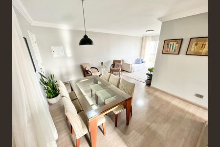 Apartamento à venda com 63m², 2 quartos e 1 vaga Apartamento à venda com 63m², 2 quartos e 1 vagaSala