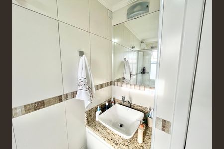 Apartamento à venda com 63m², 2 quartos e 1 vaga Apartamento à venda com 63m², 2 quartos e 1 vagaBanheiro