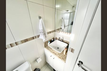 Apartamento à venda com 63m², 2 quartos e 1 vaga Apartamento à venda com 63m², 2 quartos e 1 vagaBanheiro