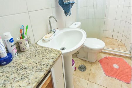 Casa à venda com 240m², 4 quartos e 2 vagas Casa à venda com 240m², 4 quartos e 2 vagasBanheiro