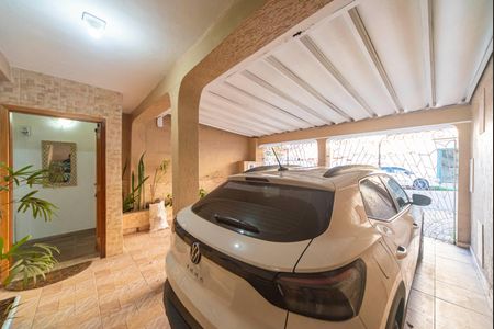 Casa à venda com 240m², 4 quartos e 2 vagas Casa à venda com 240m², 4 quartos e 2 vagasGaragem