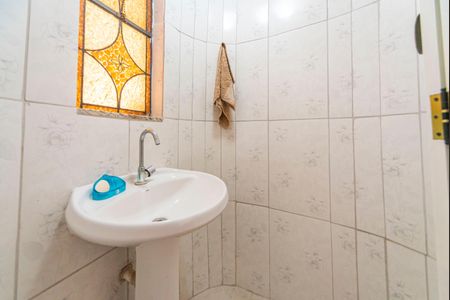 Casa à venda com 240m², 4 quartos e 2 vagas Casa à venda com 240m², 4 quartos e 2 vagasLavatório