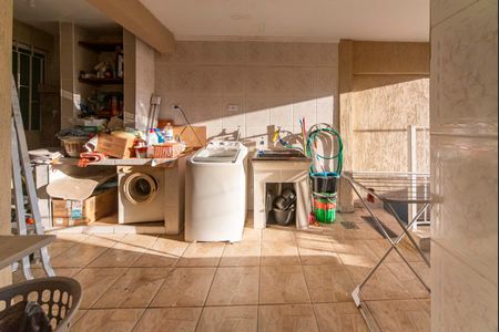 Casa à venda com 240m², 4 quartos e 2 vagas Casa à venda com 240m², 4 quartos e 2 vagasÁrea de Serviço