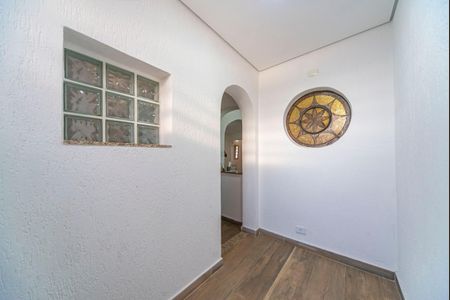 Casa à venda com 240m², 4 quartos e 2 vagas Casa à venda com 240m², 4 quartos e 2 vagasEscritório