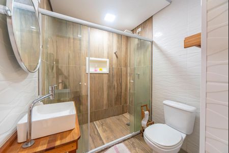 Casa à venda com 240m², 4 quartos e 2 vagas Casa à venda com 240m², 4 quartos e 2 vagasBanheiro do Quarto 3