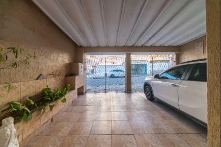 Casa à venda com 240m², 4 quartos e 2 vagas Casa à venda com 240m², 4 quartos e 2 vagasGaragem