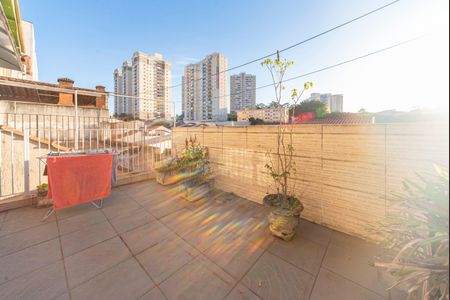 Casa à venda com 240m², 4 quartos e 2 vagas Casa à venda com 240m², 4 quartos e 2 vagasVaranda Gourmet
