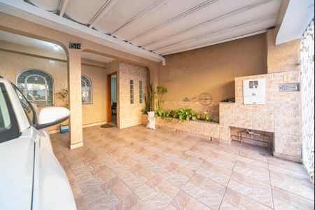 Casa à venda com 240m², 4 quartos e 2 vagas Casa à venda com 240m², 4 quartos e 2 vagasGaragem
