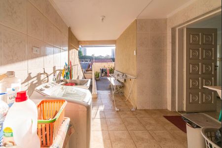 Casa à venda com 240m², 4 quartos e 2 vagas Casa à venda com 240m², 4 quartos e 2 vagasÁrea de Serviço