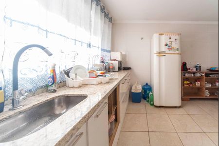 Casa à venda com 240m², 4 quartos e 2 vagas Casa à venda com 240m², 4 quartos e 2 vagasCozinha