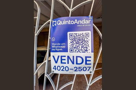 Casa à venda com 240m², 4 quartos e 2 vagas Casa à venda com 240m², 4 quartos e 2 vagasPlaca Instalada na Fachada
